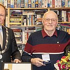 Erepenning uitgereikt aan Theo Amse